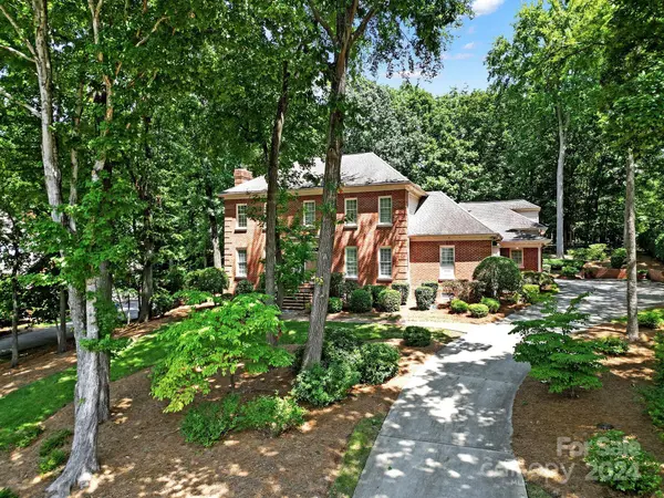 6921 Out Of Bounds DR, Charlotte, NC 28210