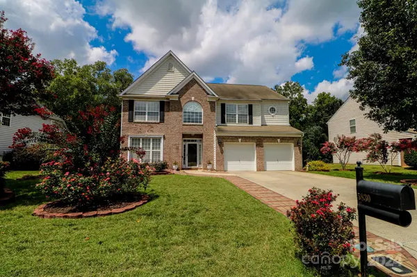 5830 Crimson Oak CT, Harrisburg, NC 28075