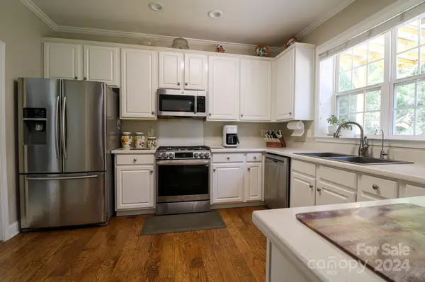5830 Crimson Oak CT, Harrisburg, NC 28075