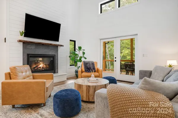 56 Creek Run RD, Candler, NC 28715