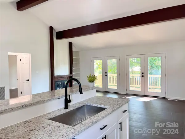 5268 Stonewood DR, Hickory, NC 28602