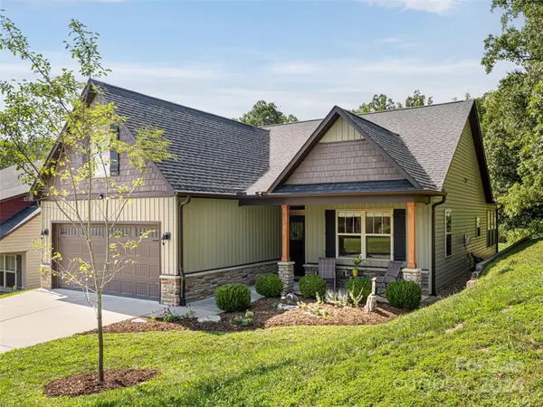 45 Brown ST, Weaverville, NC 28787