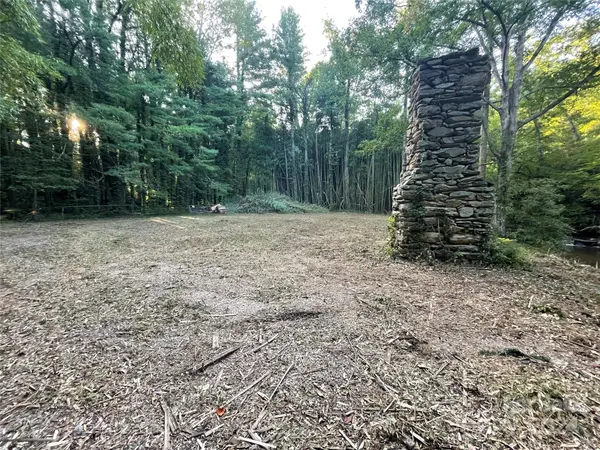 99999 Old Fort RD, Fairview, NC 28730