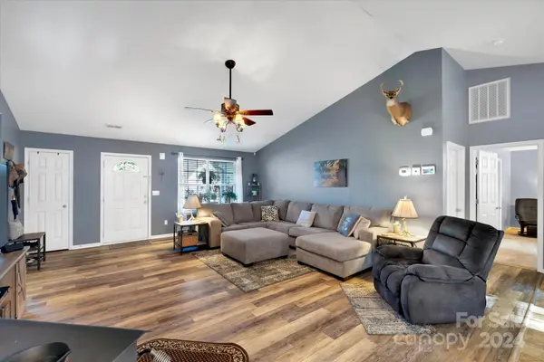 262 Chateau ST, Boiling Springs, SC 29316