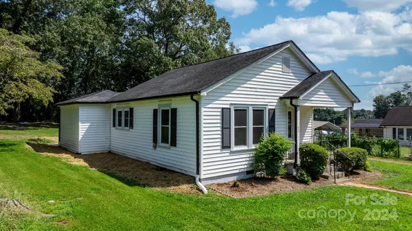 517 24th ST SW, Hickory, NC 28602