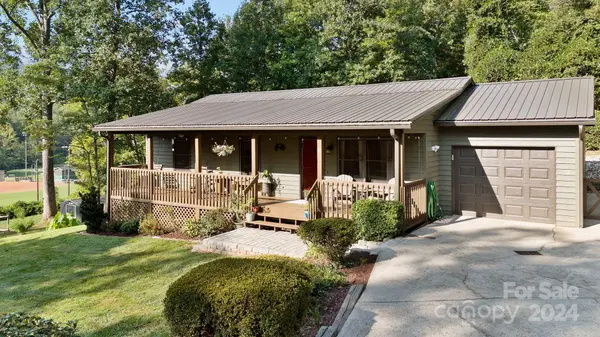 77 Holly Ridge DR W, Old Fort, NC 28762