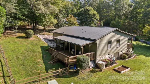 77 Holly Ridge DR W, Old Fort, NC 28762