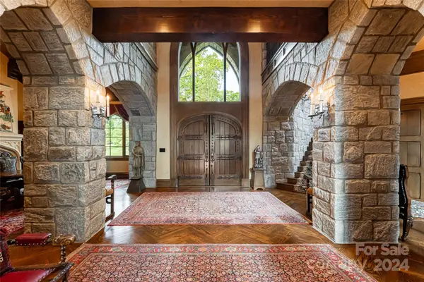 120 Summit Park DR, Banner Elk, NC 28604