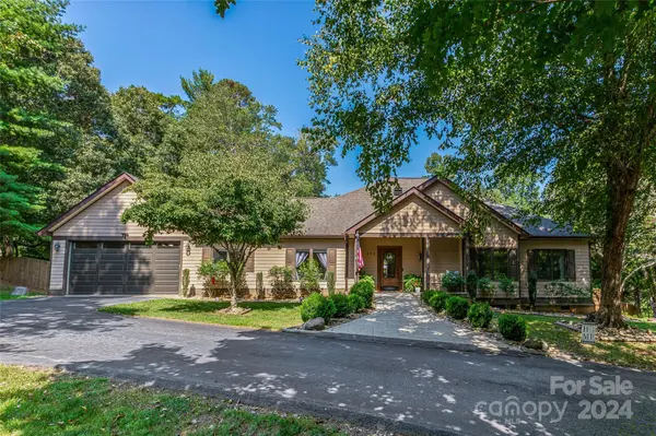 103 S Knoll CT, Fletcher, NC 28732