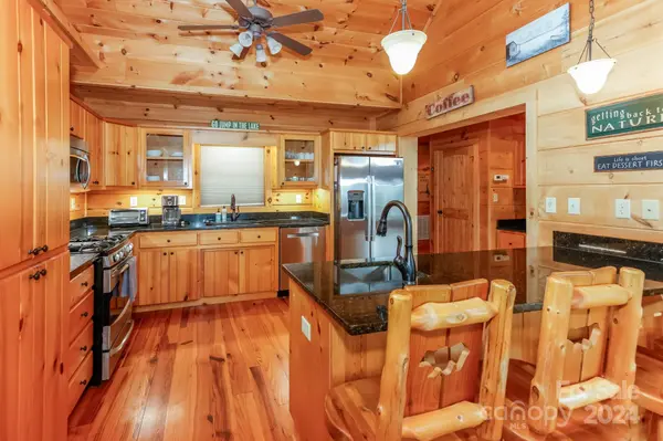 198 Palisade DR, Mill Spring, NC 28756