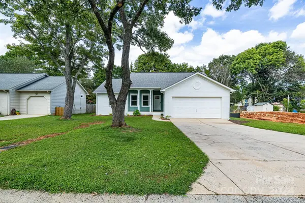 3102 Old House CIR, Matthews, NC 28105