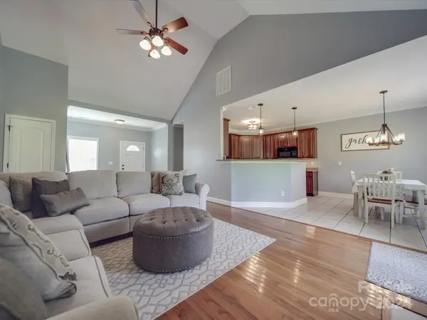 157 Wheatfield DR, Statesville, NC 28677