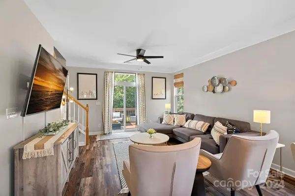 9506 Dunbrody LN, Charlotte, NC 28273