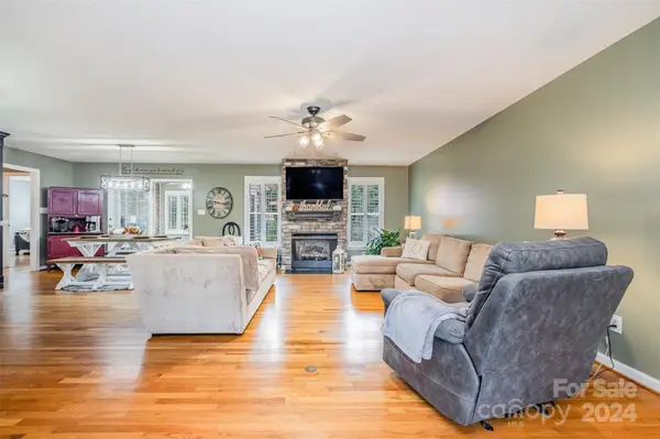 209 Nottingham DR, Maiden, NC 28650