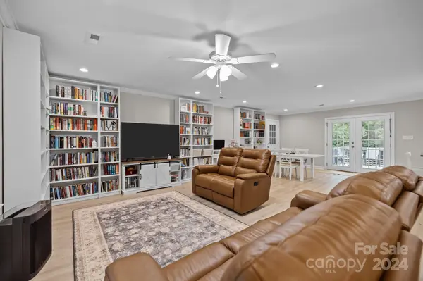 378 Boyd Faile RD, Heath Springs, SC 29058