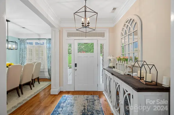 9050 Fair Oak DR, Sherrills Ford, NC 28673