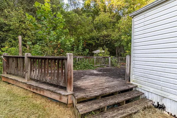 160 Flake RD, Harmony, NC 28634