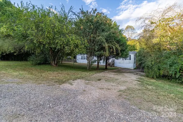160 Flake RD, Harmony, NC 28634