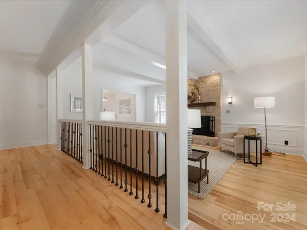 10207 Hanover Woods PL, Charlotte, NC 28210