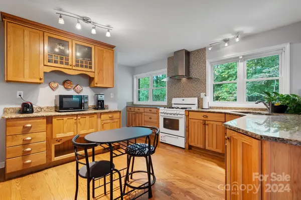715 2nd Avenue PL NE, Conover, NC 28613