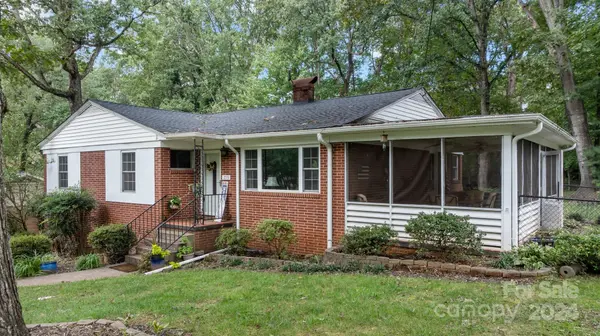 715 2nd Avenue PL NE, Conover, NC 28613