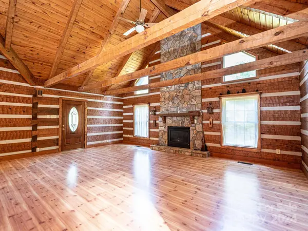 8846 Tammys CT, Connelly Springs, NC 28612