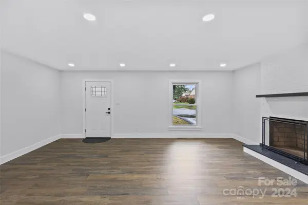 5745 Ruth DR, Charlotte, NC 28215
