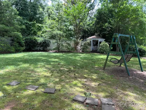 4550 Wedgewood DR, Charlotte, NC 28210