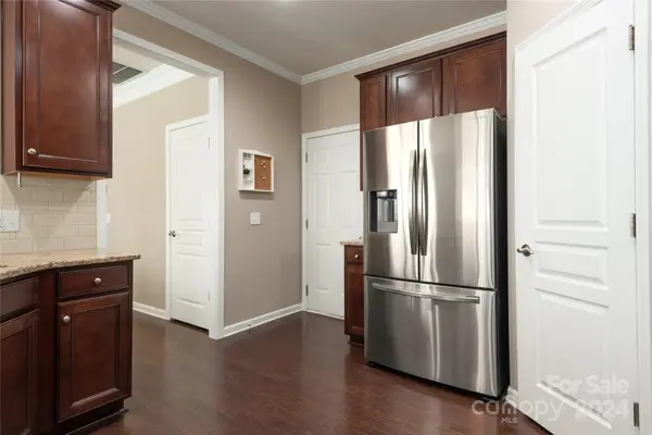 4777 Mount Royal LN, Charlotte, NC 28210