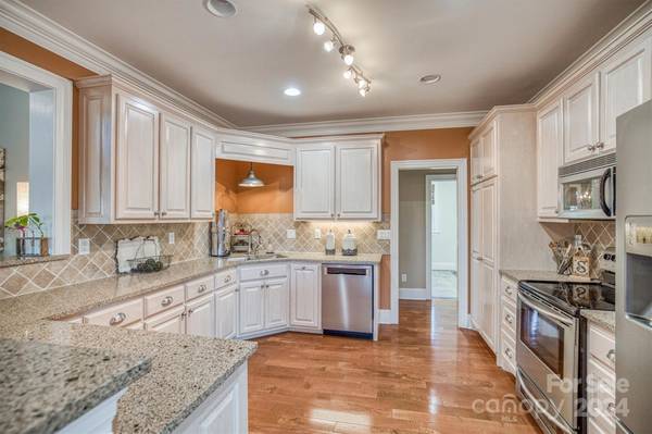 5230 Roy Mcgalliard AVE Morganton, NC 28655