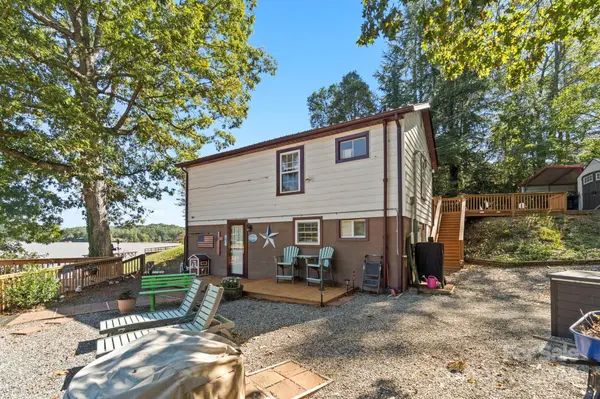 17 Outrigger DR, Taylorsville, NC 28681