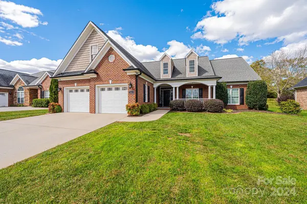 3057 17th Street LN NE, Hickory, NC 28601