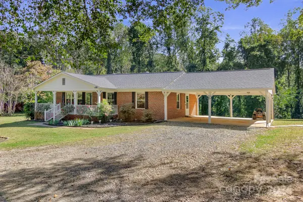 2876 Filbert HWY, Clover, SC 29710