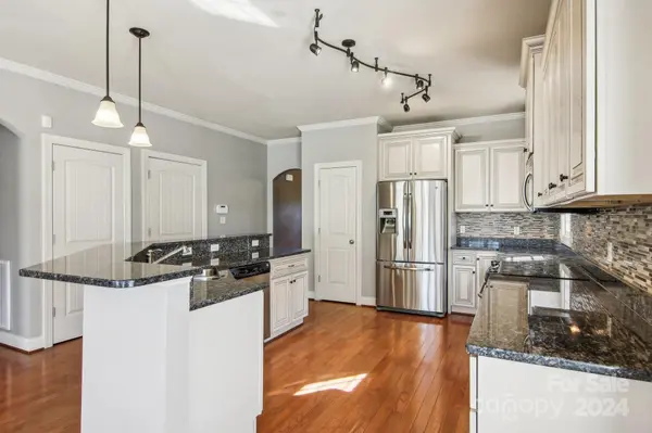 25 Jeff DR, Asheville, NC 28806