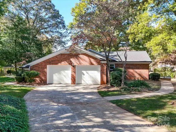2219 Hearthstone DR, Gastonia, NC 28056