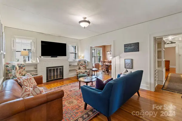 423 8th ST NW, Hickory, NC 28601