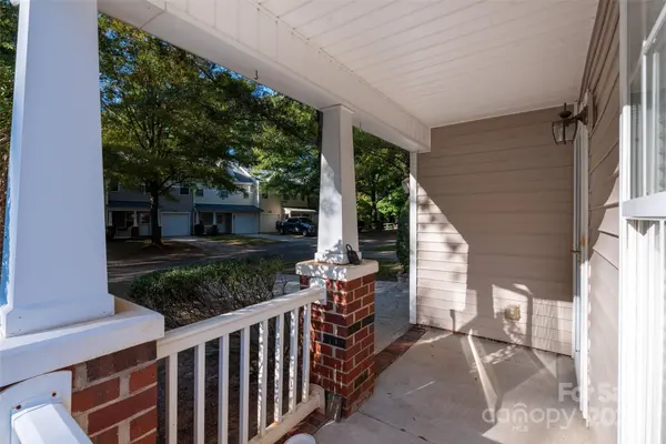 514 Doughton LN, Charlotte, NC 28217