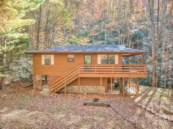 608 Seasons DR, Clyde, NC 28721