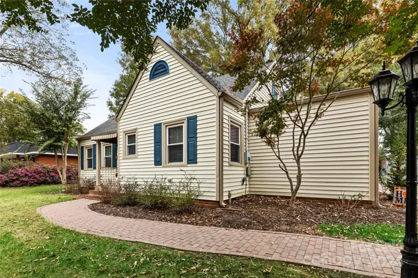 116 Cedar ST, Mooresville, NC 28115