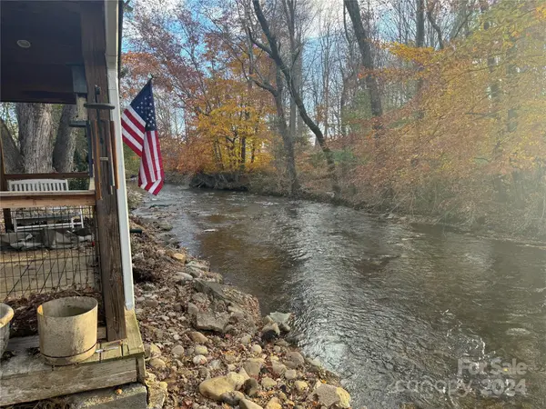 1159 Sulphur Springs RD, Waynesville, NC 28786