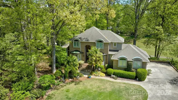 17 Hamiltons Ferry RD, Lake Wylie, SC 29710