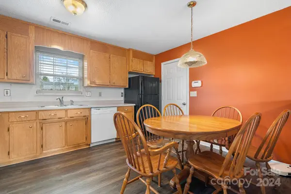 2972 Country Crossing DR, Lincolnton, NC 28092