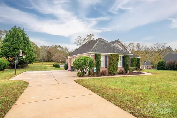2513 Burton Estates LN, Lincolnton, NC 28092