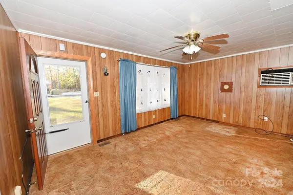 3962 Smokey Creek RD, Lenoir, NC 28645