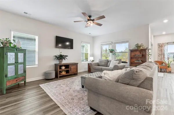 7164 Yardley ST, Gastonia, NC 28056