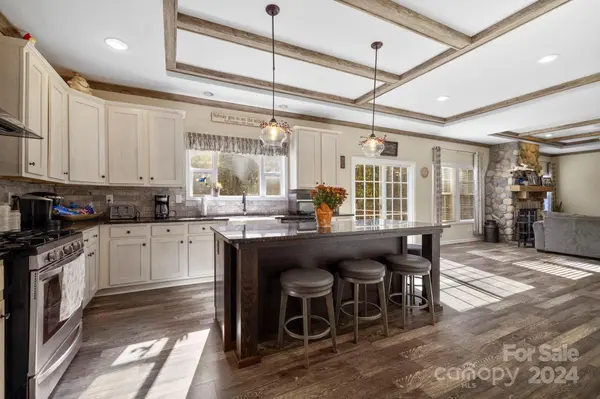 776 Pine Log Ford RD, Travelers Rest, SC 29690