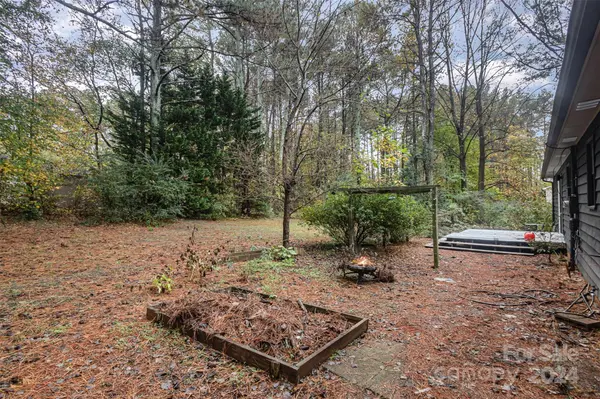 240 Mel LN, Crouse, NC 28033