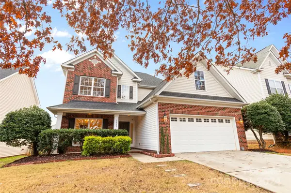 1032 Yellow Daisy DR, Matthews, NC 28104