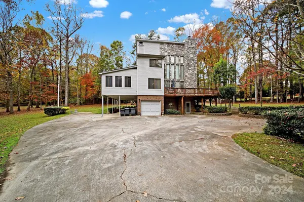 533 Amanda DR, Matthews, NC 28104