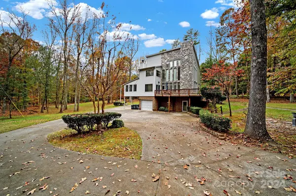 533 Amanda DR, Matthews, NC 28104